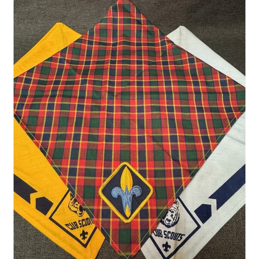 Vintage 80's Boy Cubs Scout Lot 3 Books Scarfs & Accessories Bear Wolf Webelos